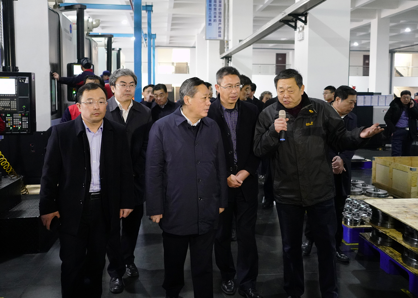 市委书记张术平一行来ag旗舰厅精密调研指导