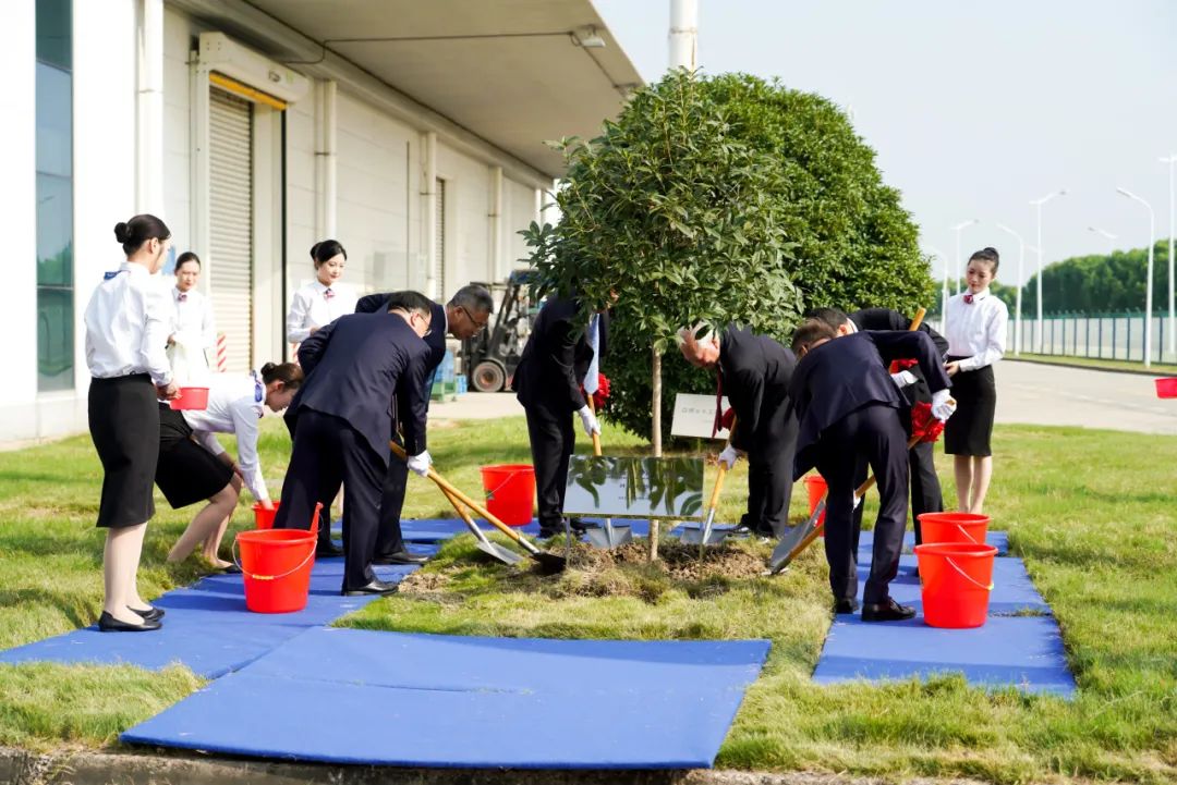 ag旗舰厅精密与川崎重工合资子公司——艾崎精密机械（苏州）有限公司开业典礼隆重举行